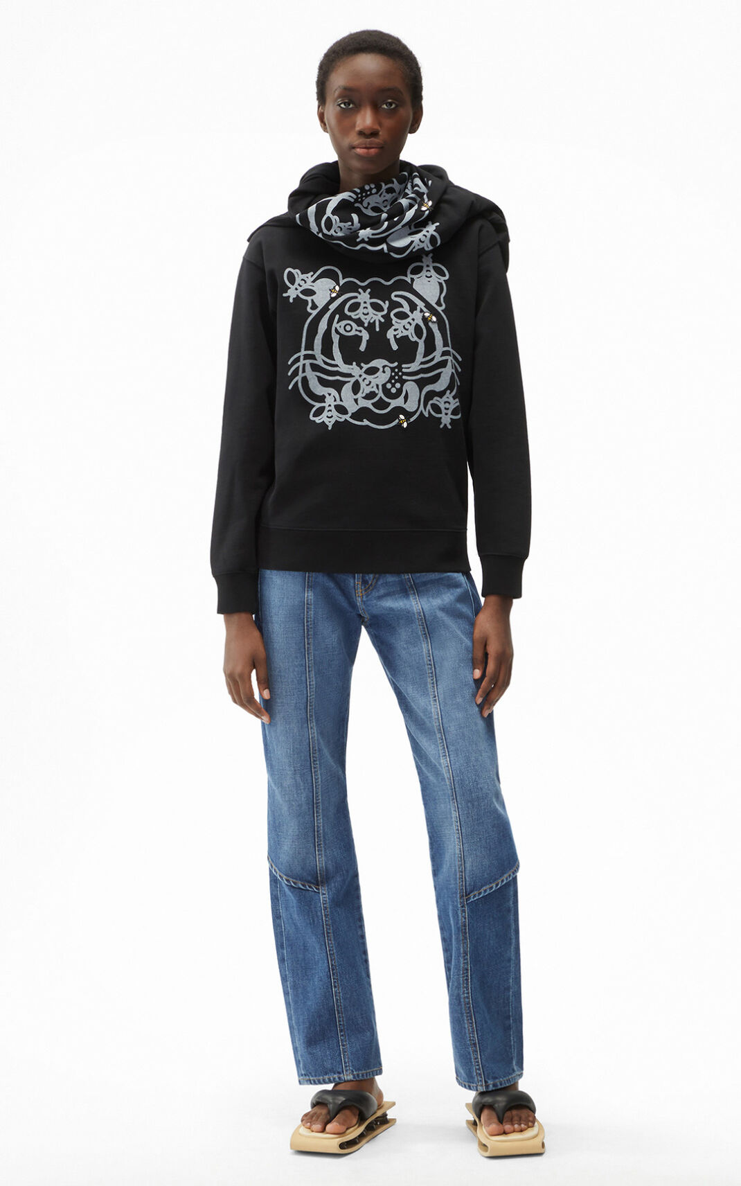 Sweatshirt Kenzo Bee a Tiger Feminino - Pretas | 752QBIVRD